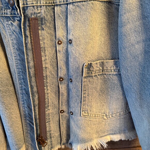 Free People Cropped Denim Jacket in S - Picture 2 of 5